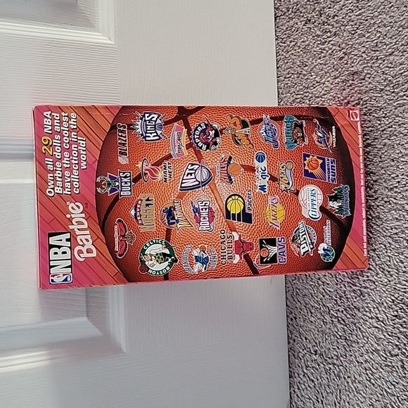 NBA Chicago Bulls Barbie - Picture 2 of 7